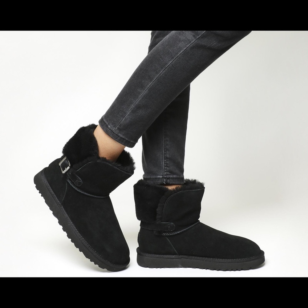 Ugg Karel - USA size 7 UK size 5